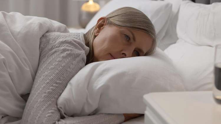 Morgens wie gerädert? Warum dein Kissen oft das Problem ist (und nicht die Matratze)