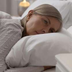 Morgens wie gerädert? Warum dein Kissen oft das Problem ist (und nicht die Matratze)